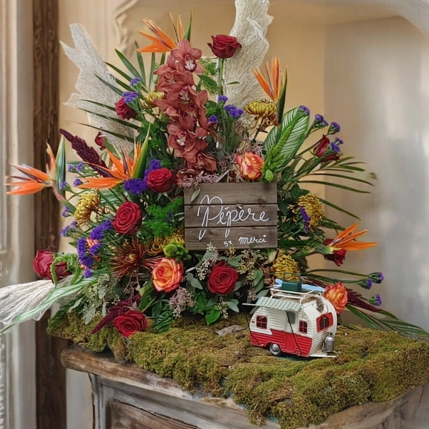 Arrangement Floral Funéraire Personnalisé - Hommage Aventureux