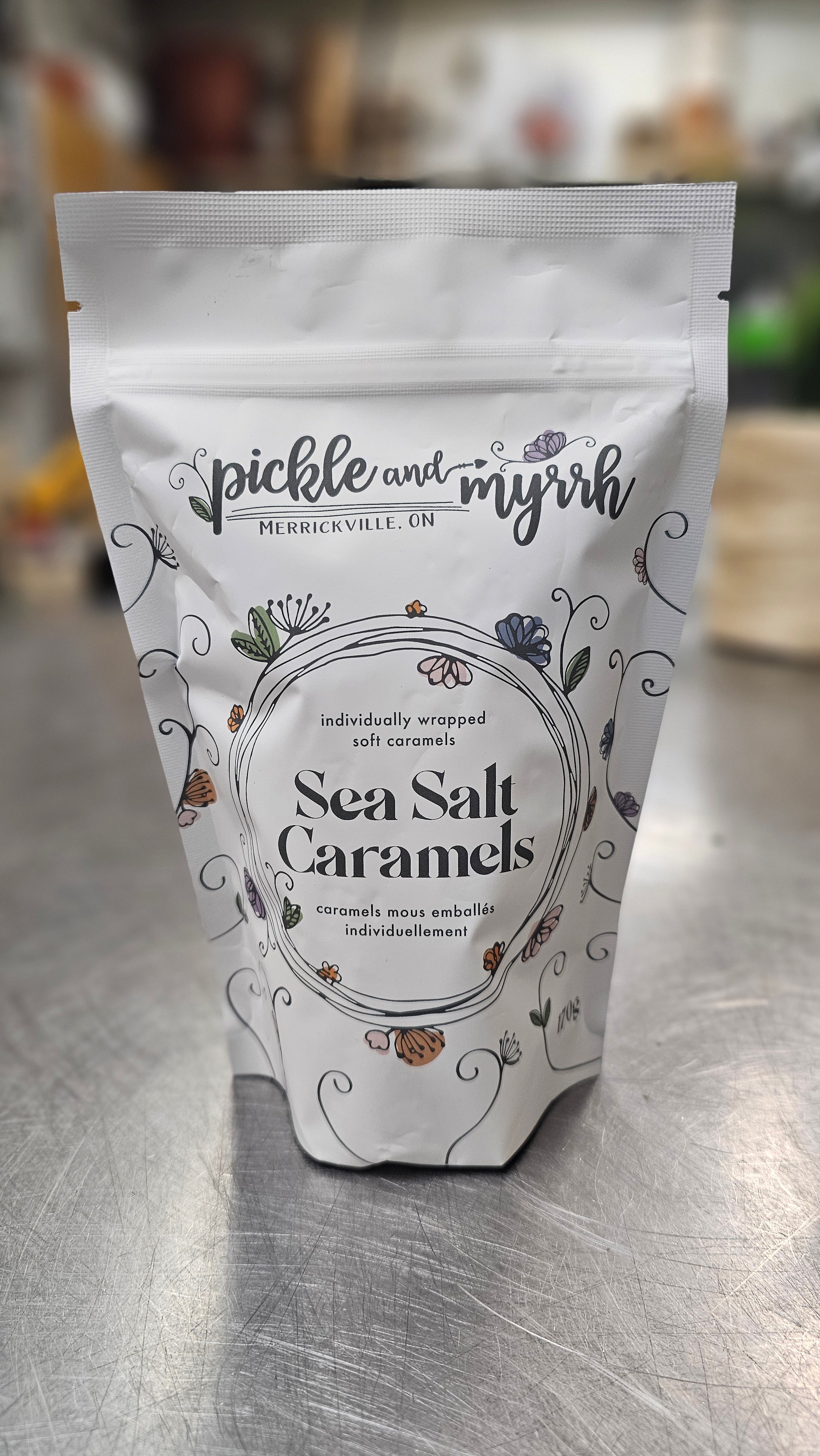 caramel mou, caramel au sel de mer, caramel artisanal, caramel fait main, caramel canadien, confiserie artisanale, caramel fondant, gourmandise sucrée, cadeau gourmand, sucrerie artisanale