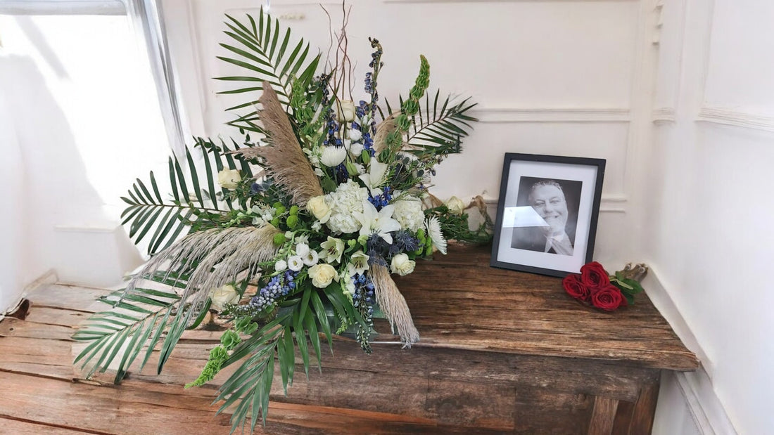 Arrangement Floral pour Urne Funéraire et/ou Photo - Harmonie Naturelle