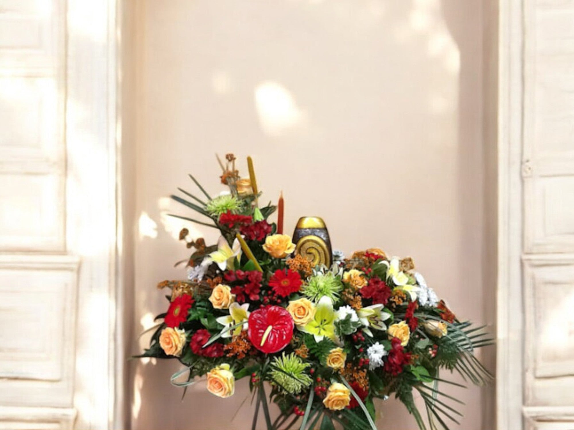 Arrangement Floral pour Urne Funéraire - Hommage Éclatant