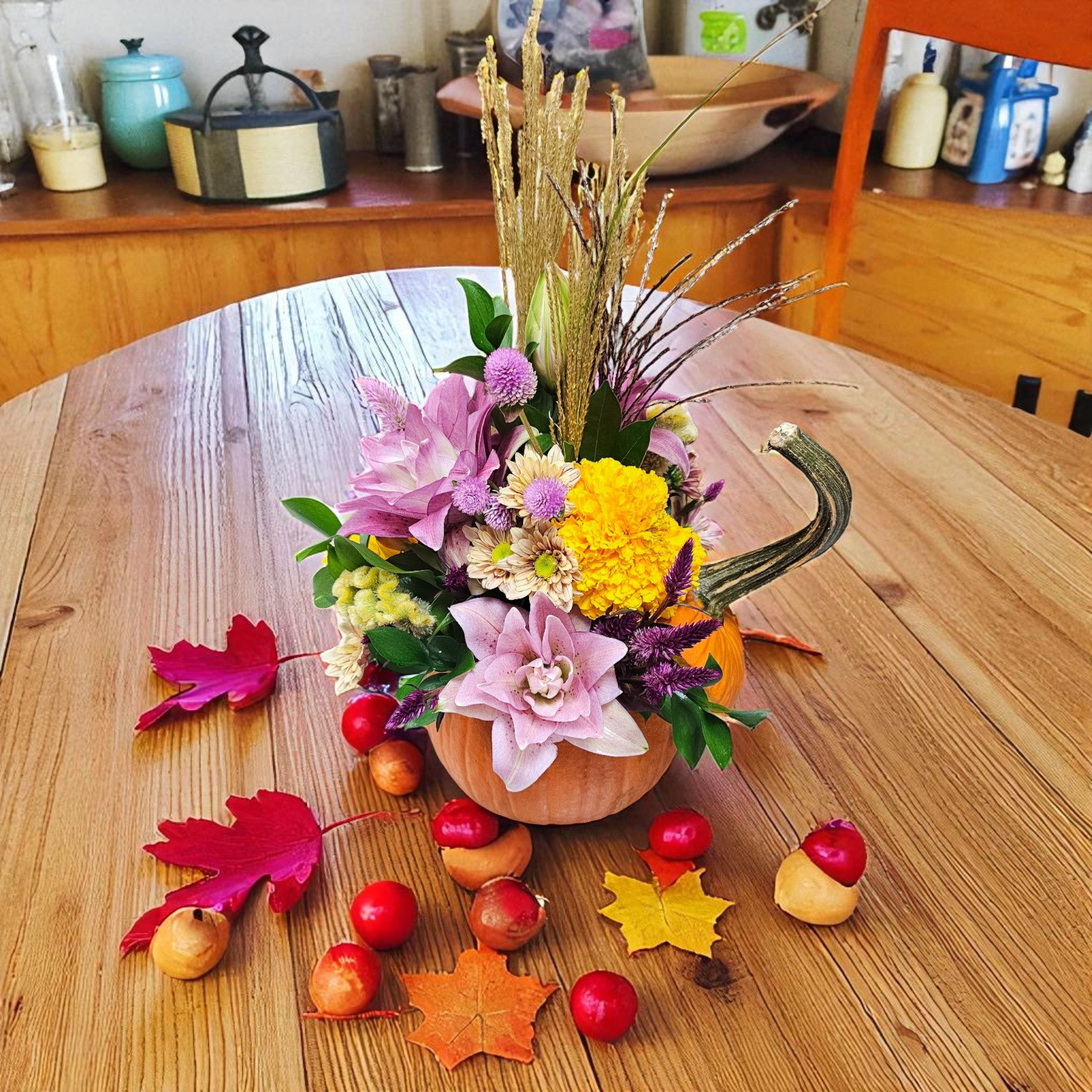 Centre de table d’automne – Élégance rustique avec mini-citrouille