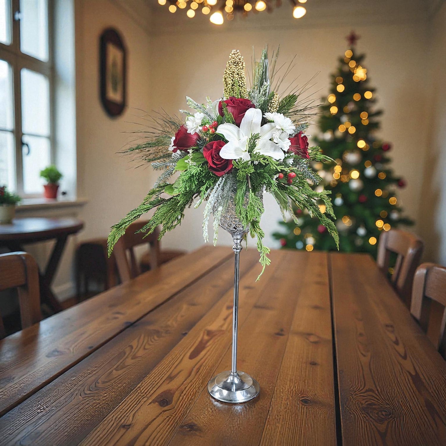 Centre de Table Noël Élancé – Rouge, Blanc &amp; Élégance Argentée