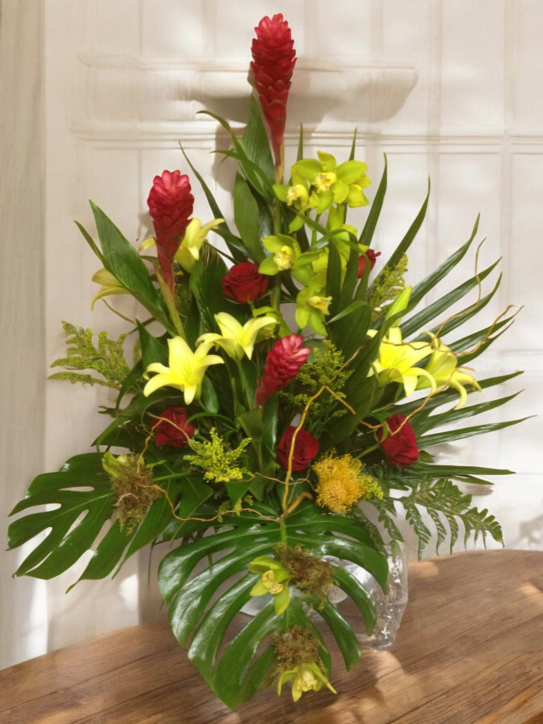 Corbeille Funéraire Tropicale - Harmonie de Rouge et Jaune