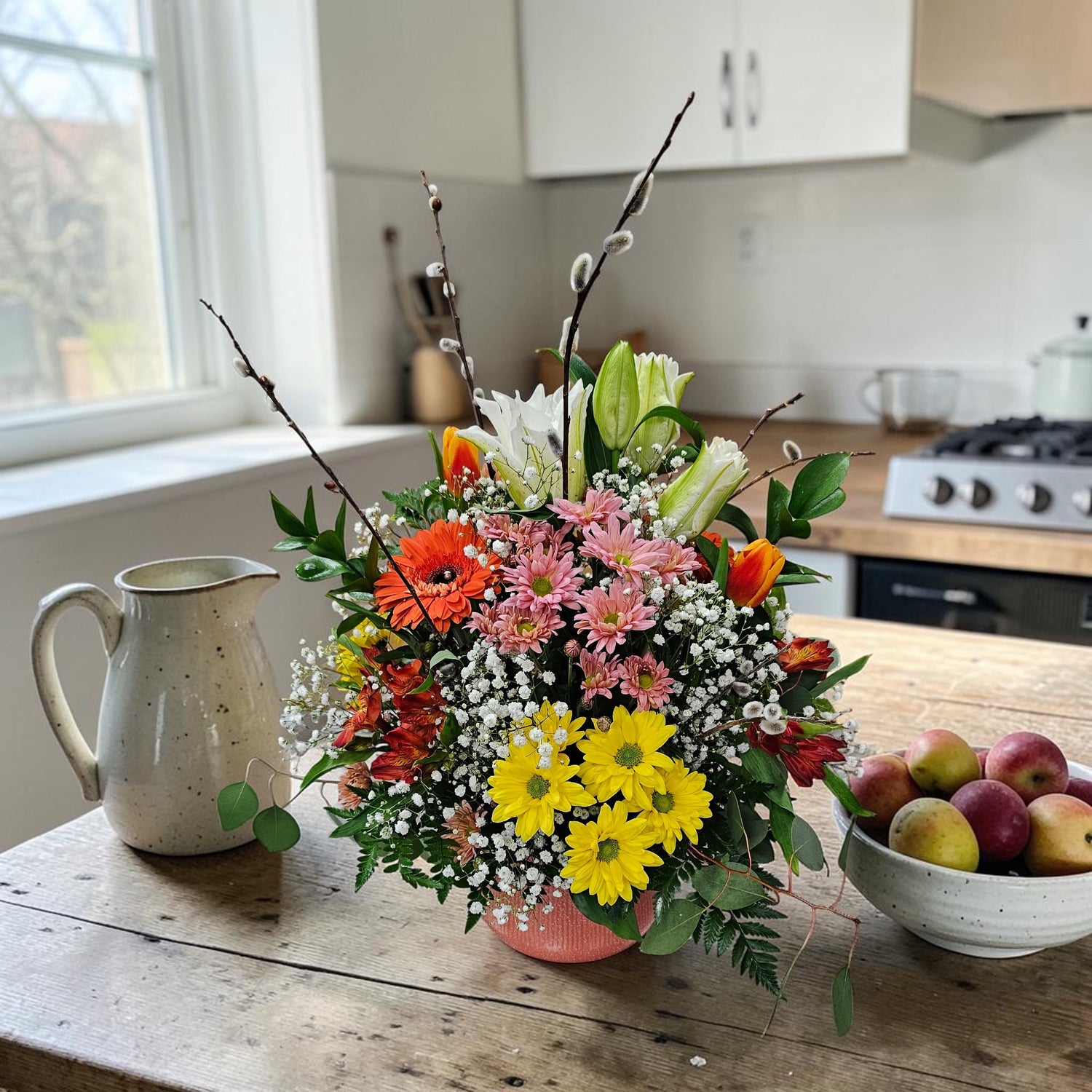 Arrangement floral printanier aux couleurs éclatantes