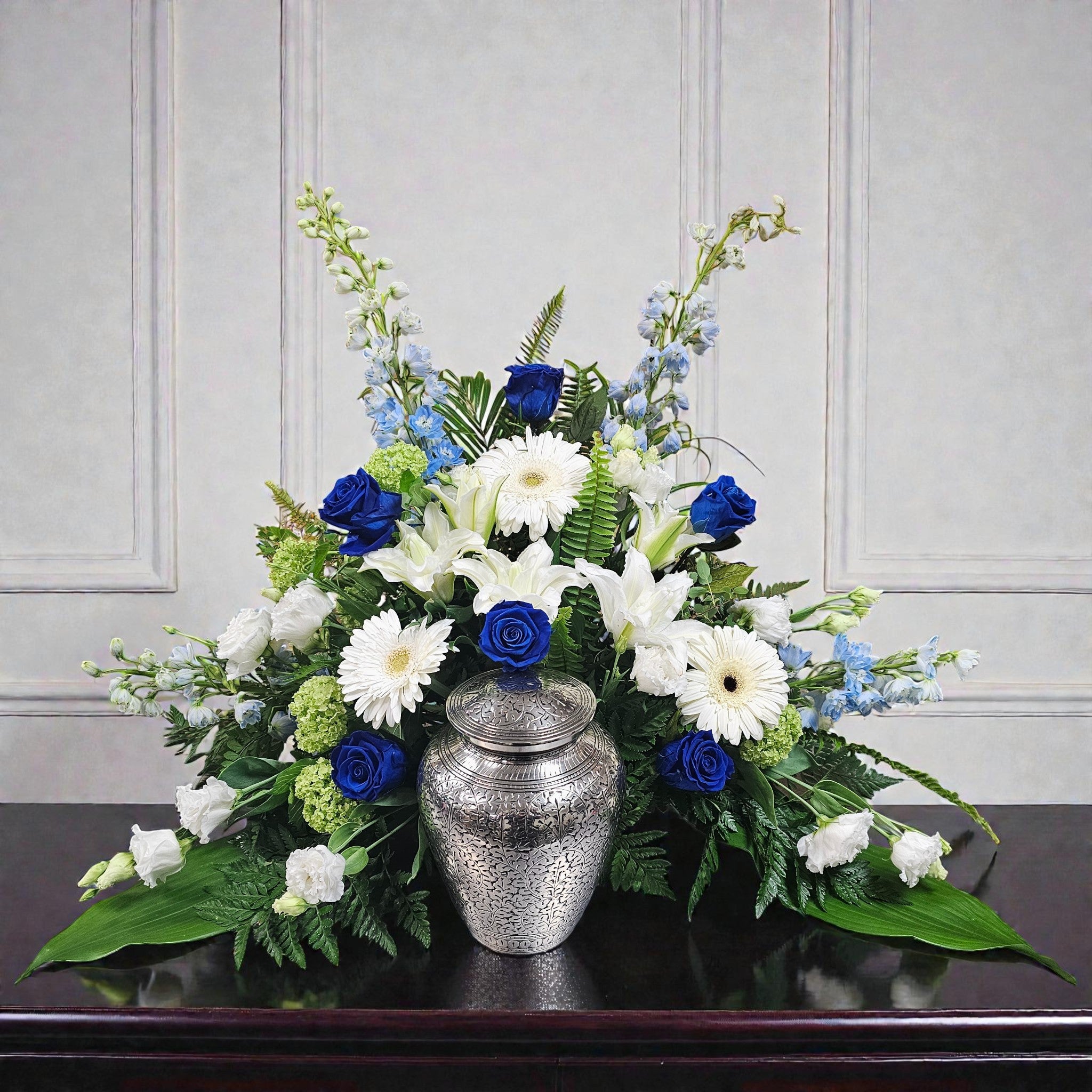 Arrangement funéraire pour urne – Harmonie et sérénité