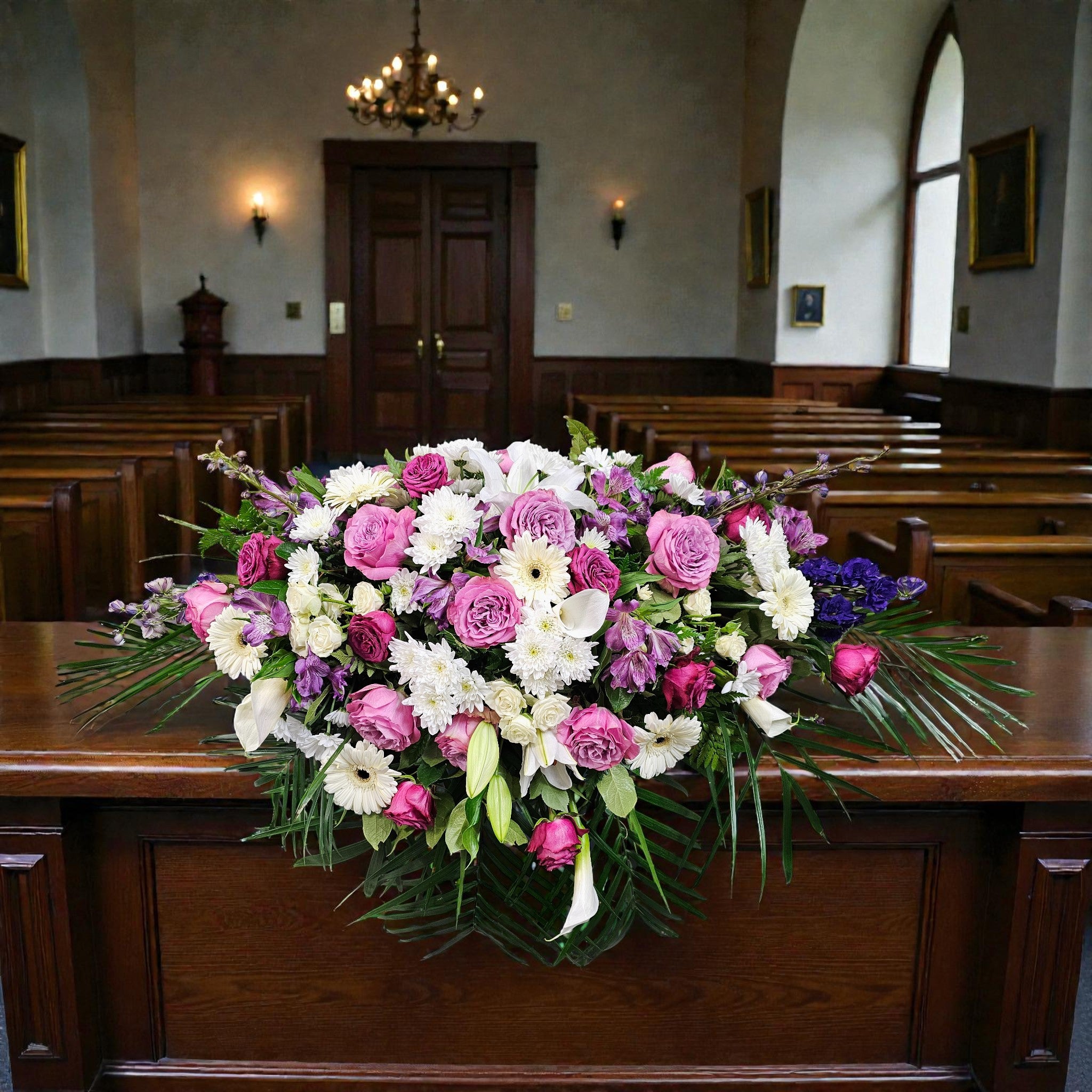 Coussin funéraire pour cercueil – Douceur et hommage floral