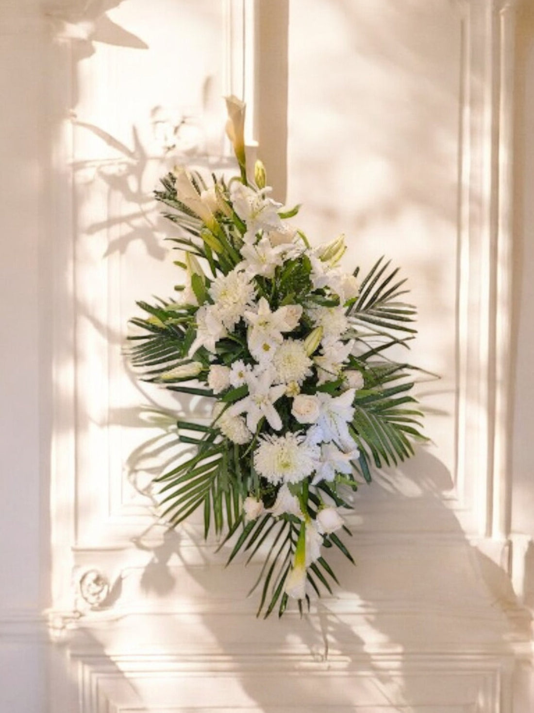 Gerbe Funéraire Blanche - Pureté et Sérénité