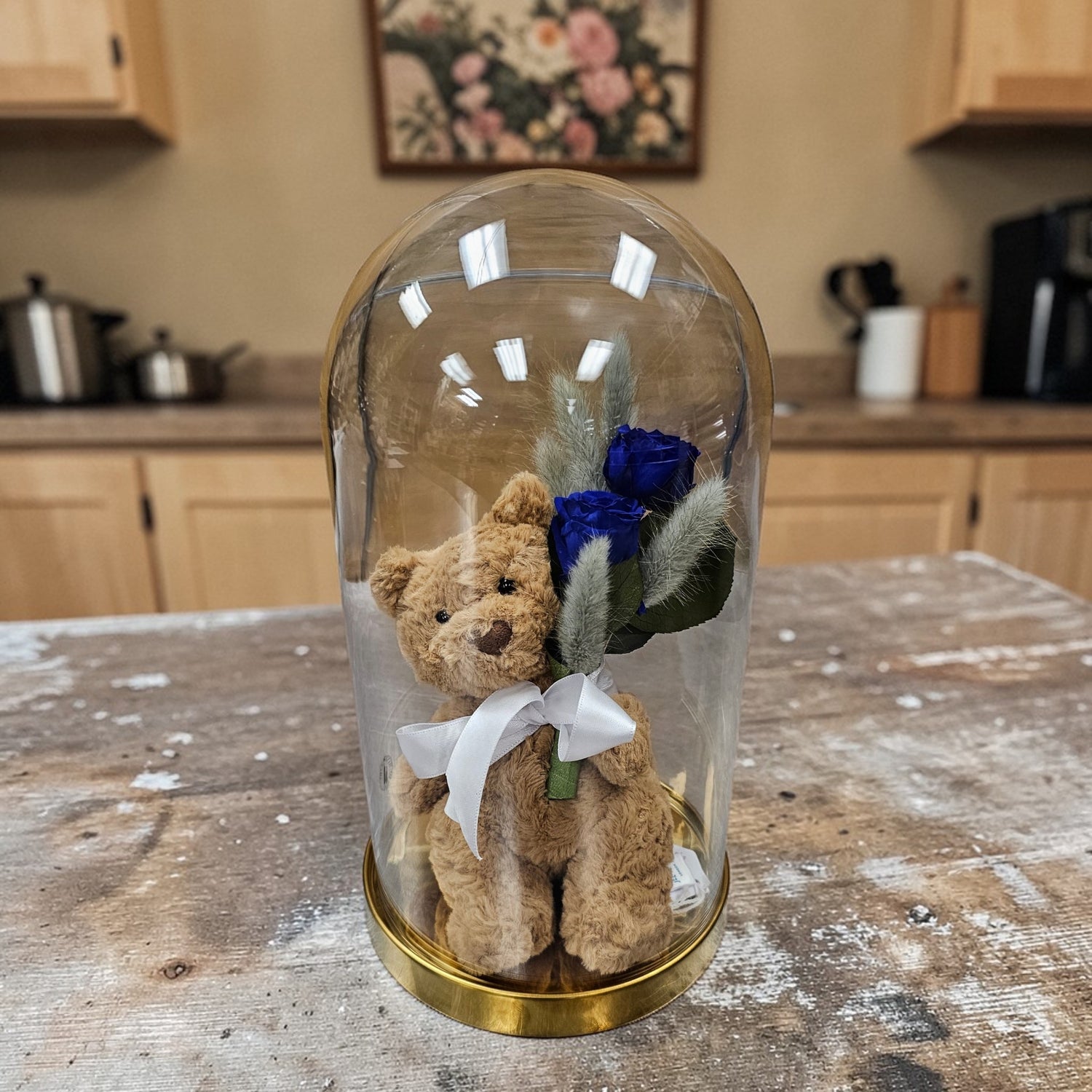 Ourson &amp; Roses Éternelles sous Globe – Élégance Intemporelle